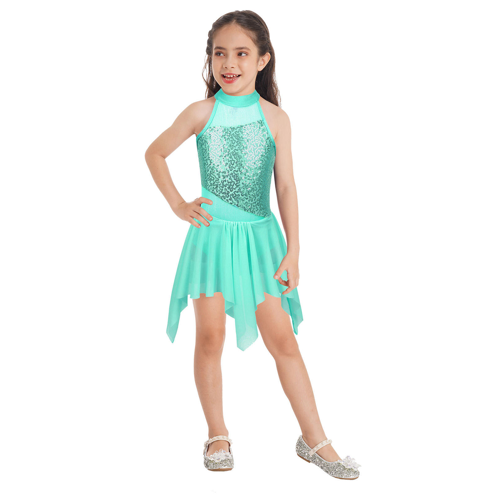 มีสีเขียวขุ่น