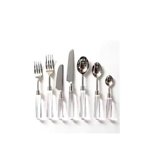 Lot de 4 couverts en acier inoxydable avec manche en résine Décoration de table pour les fêtes de mariage avec cuillère, fourchette et couteau. - Product Image 1