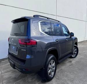 Toyota Land Cruisers 8 sièges AWD essence 4 6L 310Ps V8 SUV nouvellement d'occasion à conduite à gauche - Product Image 1