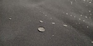 Chaqueta cortavientos Softshell ligera personalizada con capucha para hombre, moda informal, deportiva, impermeable, con cremallera, para playa, invierno, colocación frontal - Product Image 3