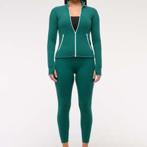 เสื้อครอปโยคะแขนยาวผ้าสปอร์ตยืดหยุ่นคุณภาพสูง เป็นมิตรกับสิ่งแวดล้อม ป้องกันแบคทีเรีย ระบายอากาศได้ดี พร้อมกางเกงเลกกิ้งออกกำลังกาย - Product Image 1