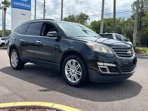 Chevrolet Traverse 1LT 2014, Volante a la Izquierda, Asientos de Cuero, Neumáticos R19 - Product Image 2