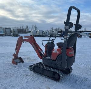 Miniexcavadora Kubota K008-3 en venta, motor de 10.3 HP, peso de 2,200 lb, tipo oruga, con motor, bomba y caja de cambios. - Product Image 4