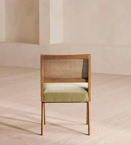 เก้าอี้เท้าแขนทำจากไม้ที่ได้รับแรงบันดาลใจจากยุคกลางมีที่วางแขนด้านหลังแบบทอที่เน้นรายละเอียดที่นั่งรองรับนุ่มชิ้นคลาสสิกสแกนดิเนเวียน - Product Image 4