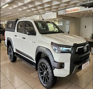 Toyotas Hiluxs usados recientemente Pick Up Double Cabin Adventure Z MT Funciona perfectamente RWD Turbo Engine Asientos de cuero Cruise Accident - Product Image 3