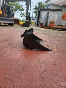 บุ้งกี๋ปรับระดับพื้นผิวพร้อมด้านข้างเอียง บุ้งกี๋ขุดดินพร้อมดีไซน์แผงเอียงและเหล็กทนทานต่อการสึกหรอความแข็งแรงสูงเพื่อการปรับระดับพื้นผิวอย่างแม่นยำ HD - Product Image 3