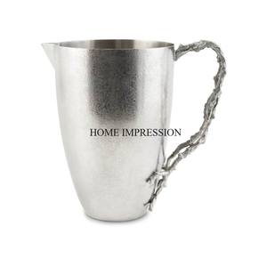 Pichet de fantaisie en métal au look unique et design le plus attrayant avec base et poignée plaquées or du fabricant indien - Product Image 6