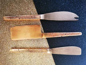 Ensemble d'outils durables en acier inoxydable pour tartiner le fromage avec poignée en aluminium faite à la main Design fini or unique Utilisation dans la cuisine domestique - Product Image 4