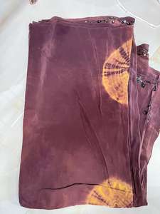 Tissu de sari en soie tie-dye fait main, style bohème, vintage, 100% soie pure, tissu ethnique, tissu de sari en soie recyclée - Product Image 4