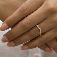 Cincin hadiah ulang tahun dapat ditumpuk pita pernikahan melengkung berlian Moissanite bulat brilian untuk wanita dalam emas padat