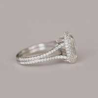 Bague tendance personnalisée ovale en or jaune massif 14 carats avec halo de diamants simulés, tige fendue, clarté VVS, certifiée IGI, créée en laboratoire