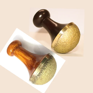 Petit bol Kansa Vataki avec extérieur en bronze texturé et intérieur lisse-Bol traditionnel ayurvédique en métal pour massage - Product Image 4