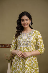 Robe longue de qualité supérieure séquence broderie travail côté Dori Handloom fabricant indien - Product Image 5