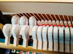 เปียโนอะคูสติกยามาฮ่า U1H มือสอง สภาพดี ราคาคุ้มค่า 88 คีย์ ขายดี - Product Image 4