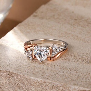 แหวนหมั้นแฟชั่นรูปหัวใจเคลือบทองสองสี Jeulia Amore - Product Image 4