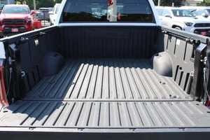 Faible kilométrage 2024 Hybride TRD Pro HV CrewMax Cabine 4x4 Volant à gauche Sièges en cuir Démarrage à distance Jantes en alliage Caméra 360° arrière - Product Image 4