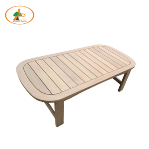 Table à manger d'extérieur en bois massif de style moderne avec ensemble de patio à bords arrondis pour hôtels ou villas faits à la main au Vietnam - Product Image 1