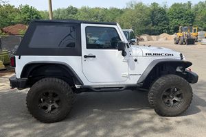 Jeep Wrangler Rubicon Hard Rock 4x4 Usado en Excelentes Condiciones, Año 2015 - Product Image 1