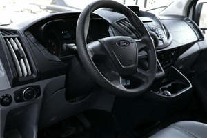 FORD TRANSIT CARGO 150 2019 d'occasion, propre, LHD/RHD, toit moyen, LWB, propulsion arrière, avec porte coulissante côté passager - Product Image 4