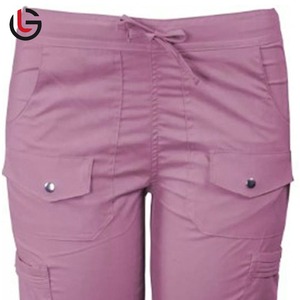 ชุดยูนิฟอร์มแพทย์คอวี ผ้ายืดสแปนเด็กซ์/โพลีเอสเตอร์ ยี่ห้อ GLOBAL LEATHER สำหรับขายส่ง พร้อมคุณสมบัติตรวจจับเข็ม ตัดเย็บไร้รอยต่อ เหมาะสำหรับโรงพยาบาล - Product Image 4
