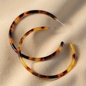 Pendientes de Resina Coreanos Dulces con Diseño de Cereza Roja, Pendientes de Fruta Lindos y Modernos para Niñas y Mujeres, Pendientes al por Mayor, Joyería de Yiwu - Product Image 4