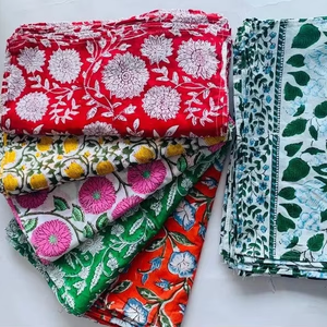 แพ็คผ้าเช็ดปากผ้าฝ้าย100ชิ้นผ้าเช็ดปากบนโต๊ะรับประทานอาหารพิมพ์ลายดอกไม้สวยงาม - Product Image 1