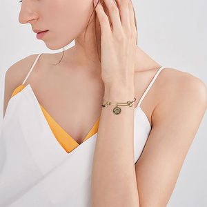 Bracelet d'astrologie rempli d'or 18K, cristal naturel, pierre d'anniversaire, Bracelet d'astrologie du zodiaque, Bracelet de signe astrologique - Product Image 6