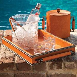 Bandeja de cuero de primera calidad utilizada como espacio para la mesa de consola de entrada del hogar o la elegante organización del tocador del dormitorio - Product Image 1