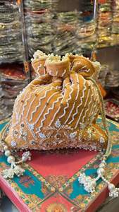 Buena calidad 2024 indio hecho a mano Rajasthani cordón Potli bolsas para regalo de boda devuelve regalos monedero para bodas - Product Image 5