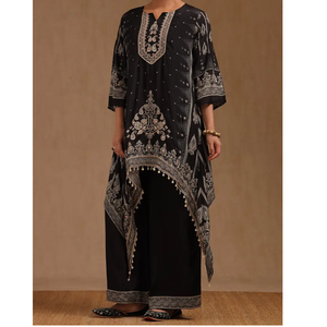 Traje clásico de Kurta con detalles bordados en negro con elegante ajuste holgado estilo indio pakistaní para mujeres a un precio asequible - Product Image 4