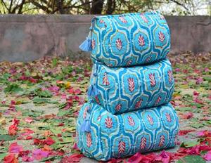 All Wholesale Season Classic Sweet Color Print Cotton Waterproof Zipper Toiletry <b>Bag</b> Best Gifts for Women <b>Cosmetic</b> <b>Bags</b> <b>Cases</b> - Product Image 2