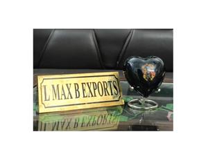 Exportateur d'urne de crémation classique personnalisée en gros au look unique urnes en forme de cœur en métal de la meilleure qualité pour les cendres des adultes et des animaux domestiques - Product Image 1