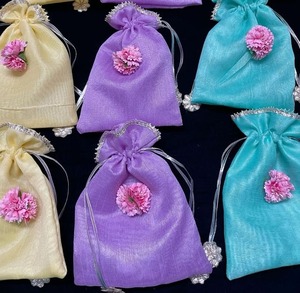 กระเป๋าผ้าไหมอินเดียแบบดั้งเดิมกระเป๋าคลัทช์สำหรับปีใหม่ดิวาลีงานแต่งงานเพื่อนเจ้าสาววันอีสเตอร์จบการศึกษา Holi-สำหรับของขวัญจำนวนมาก - Product Image 4