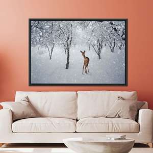 Impresión en lienzo de ciervo elegante: decoración de pared con paisaje invernal, 1 pieza: con marco negro - Product Image 1