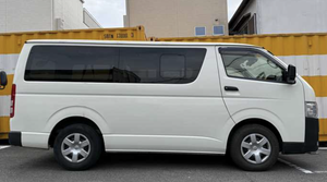 Vente rapide : Toyota Hiace Van 2022 d'occasion, automatique, conduite à gauche, sièges en tissu R18 - Bon état - Product Image 2