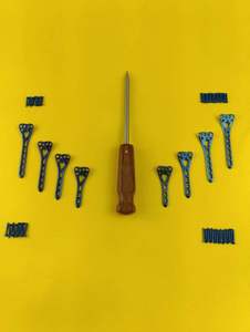 Instrumentos Quirúrgicos Ortopédicos Veterinarios Manuales, Ángulo Variable Volar del Radio Distal para Placa de 2.7mm, 3 y 6 Orificios (D/I), Total 5 Piezas - Product Image 4