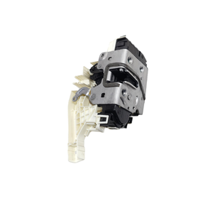 ตัวล็อคด้านหน้าขวาเมอร์เซเดส เอ-คลาส ซีรีส์(W176) A1667200435 (12>18) - Product Image 1