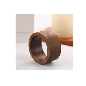 Anneaux de serviette en bois faits à la main, idéaux pour les mariages, les fêtes, les repas festifs, les banquets, les restaurants, les cafés et les repas à domicile - Product Image 3