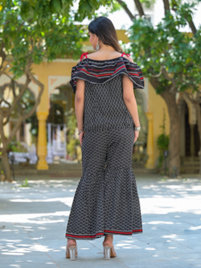 Vestido de algodón negro con estampado geométrico y hombros descubiertos para mujer, elegante atuendo occidental con tiras, perfecto para fiestas y ropa festiva - Product Image 4