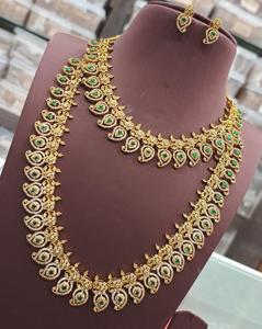 Collier plaqué or de qualité supérieure exclusif et de design unique de luxe polonais de qualité supérieure serti de boucles d'oreilles pour la collection de mariages - Product Image 3