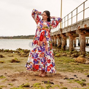 Venta al por mayor de algodón personalizado impreso verano floral Maxi moda manga larga cuello en V línea vestidos señoras vestido casual - Product Image 1