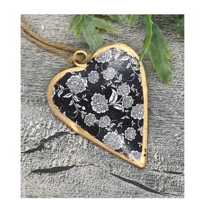 <b>Vintage</b> White and Black Floral Metal Heart <b>Ornament</b> Festive and Party Supplies Christmas Decoration Top Grade - Product Image 1