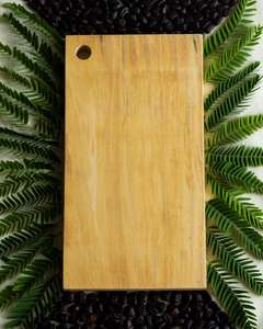 Tabla de charcutería sostenible de madera de acacia y resina epoxi con mango para uso doméstico - Product Image 6