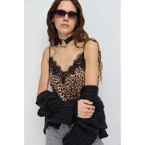 Blusa de Poliéster Ligera de Alta Calidad con Cuello en V y Hombros Descubiertos, Estilo Casual para Mujer, Corte Regular, Verano Otoño, Bordado a Cuadros y Leopardo - Product Image 2