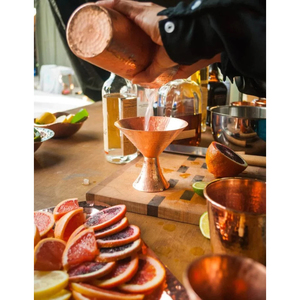 Design martelé de gobelet à vin plaqué cuivre élégant, parfait pour les accessoires de bar et les articles à boire élégants - Product Image 2