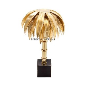 Palmier Designer Haute Qualité Plaqué Or Première Qualité Métal Fait Scupture Avec Base De Couleur Noire Table Accents Décoratifs - Product Image 1