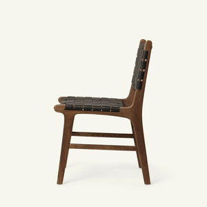 Chaise de salle à manger en teck massif de style moderne, couleur bois naturel avec cuir noir tressé pour utilisation dans les parcs et les villas - Product Image 4