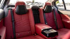 NOUVEAU BMW Série 5 530i 2026, 25 km, 299 ch, 4 cylindres, 5 places, transmission automatique - Product Image 3