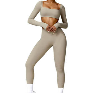 Ensemble de gymnastique et de yoga sans couture taille haute pour femmes nouveauté soutien-gorge et short de sport respirant et de soutien avec logo avant - Product Image 1