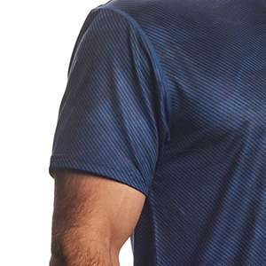 เสื้อยืดลำลองผู้ชายสีน้ำเงินกรมท่า ผ้าถักโพลีเอสเตอร์ผสมสแปนเด็กซ์ พิมพ์ลายแบบซับลิเมชั่น คอกลม โลโก้สั่งทำได้ เป็นมิตรต่อสิ่งแวดล้อม กำลังเป็นที่นิยม - Product Image 5